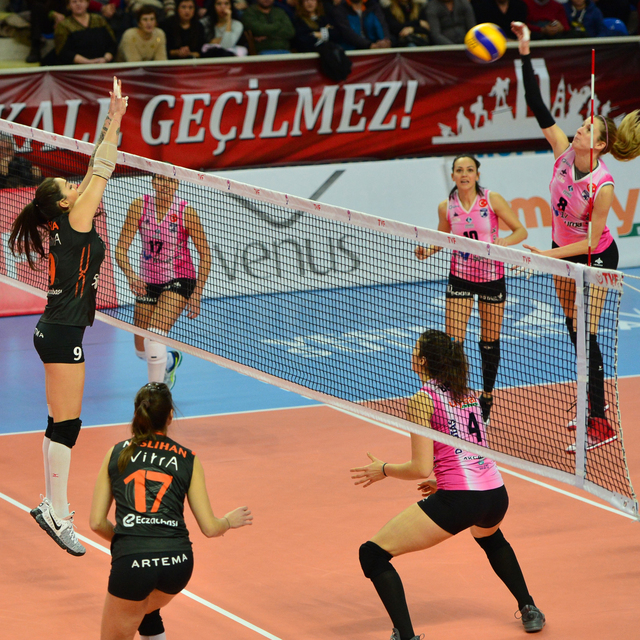 Eczacı deplasmanda güldü!