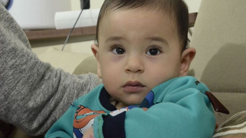 Gıdıklanarak hayata tutundu!