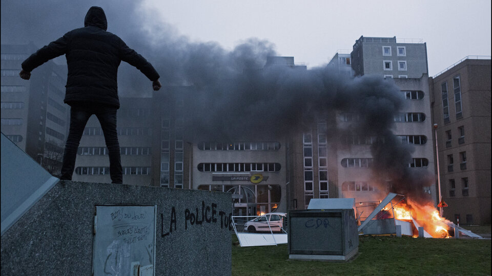 Fransız banliyöleri abluka altında