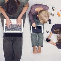 Çocuğun internet bağımlılığı anne ve babaların suçu mu?