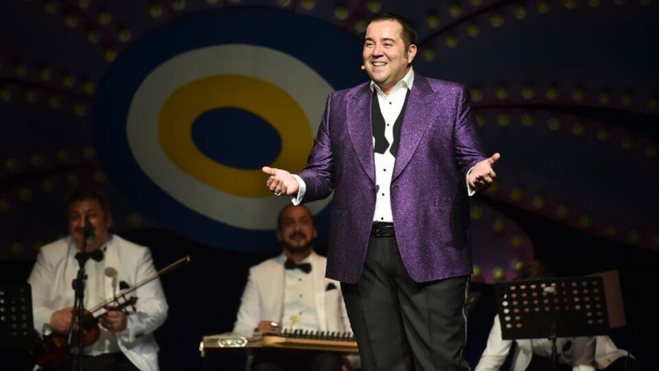 Ata Demirer'den 'Sevgililer Günü'ne özel şarkı