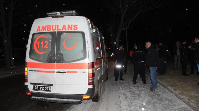 Porsuk Çayı'na düşen kadın kurtarıldı