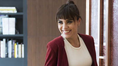 Şükran Ovalı kimdir?