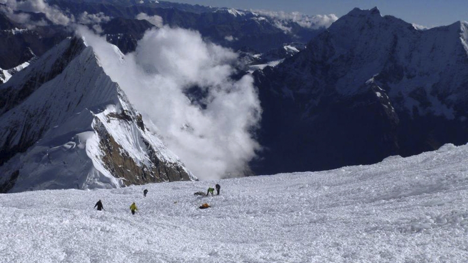 Kazakistan'da çığ felaketi: 7 asker öldü