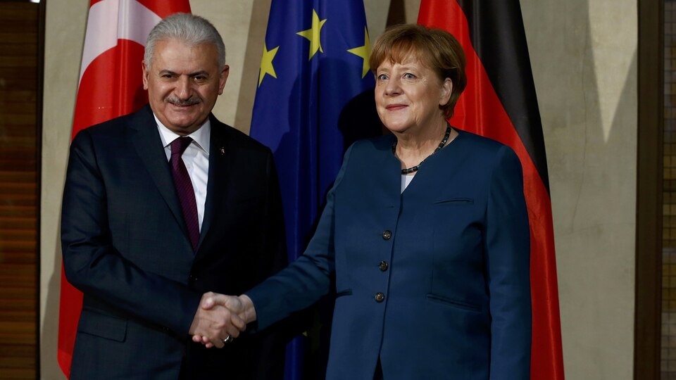 Yıldırım ile Merkel'in görüşmesi sona erdi