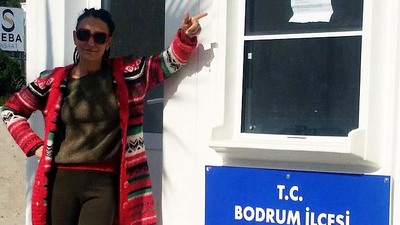 Ünlü şarkıcıdan seçmene çağrı