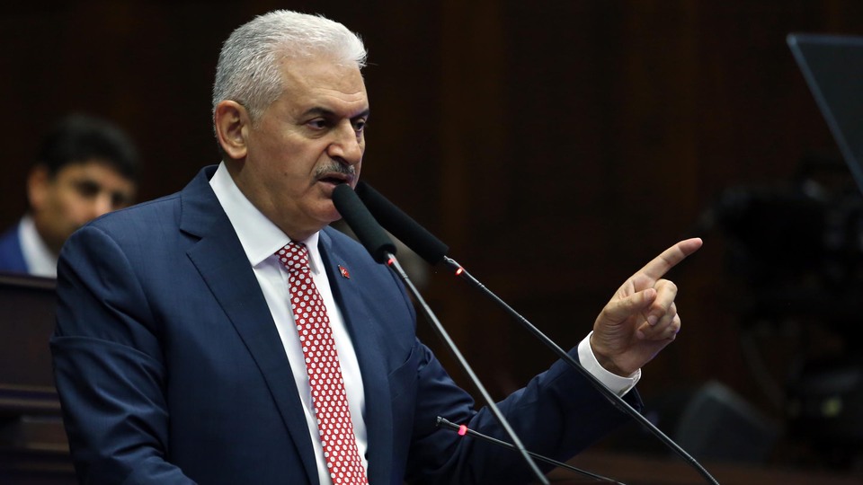 "Cumhurbaşkanı bal gibi partili olur"