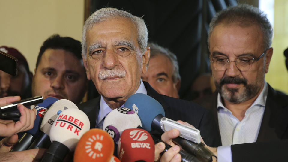 Ahmet Türk, Deniz Baykal ile görüştü