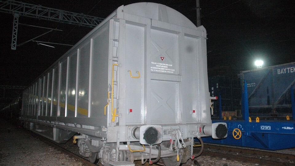 Tren vagonu üzerindeki akıma kapılan genç öldü