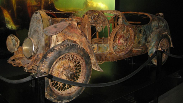 75 yıl sonra gölün dibinden çıkarılan Bugatti'nin garip hikayesi!