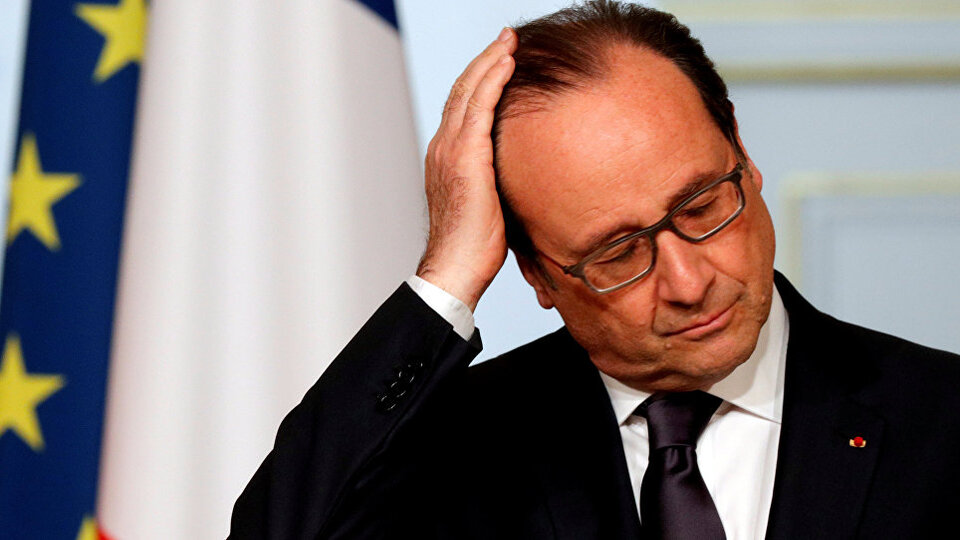 Hollande konuştuğu sırada silah sesi!