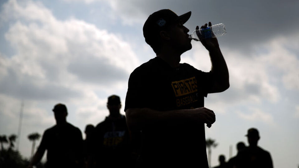 Su içenin kalın bağırsağı yıkanıyor!