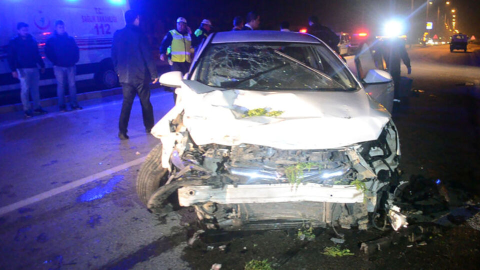 Cenaze evine giderken kazada öldü