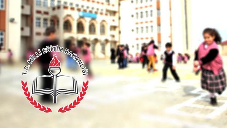 MEB'e evrim raporu: Sadece Suudi Arabistan'da okutulmuyor