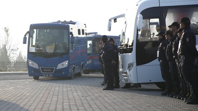 "Bizi infaz etmek istediler" diyen sanığa hakimden sert cevap!