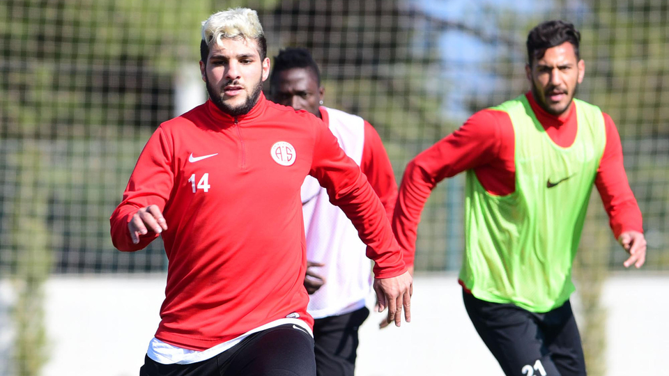 El Kabir oynamak istiyor!