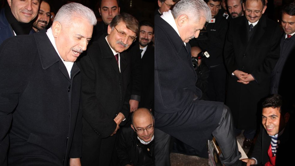 Başbakan ile boyacı arasında güldüren diyalog