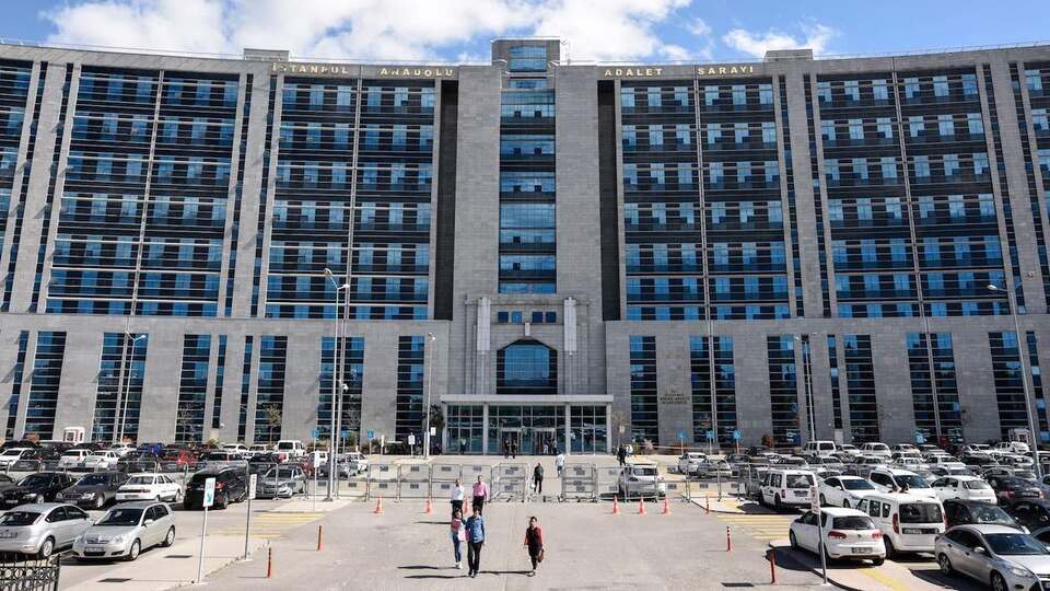 Cinsel istismar şüphelisi adliyede intihar etti