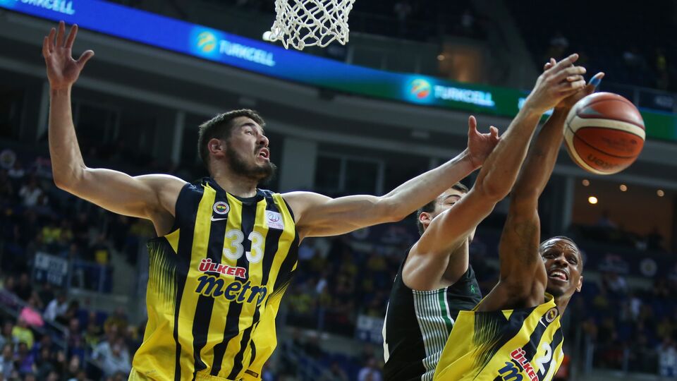 Fener, Daçka'yı devirdi