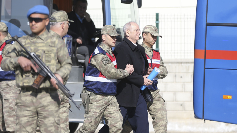 Eski 2. Ordu Komutanı Huduti hakim karşısında