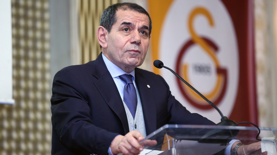 Özbek'e Emirates'te protesto!