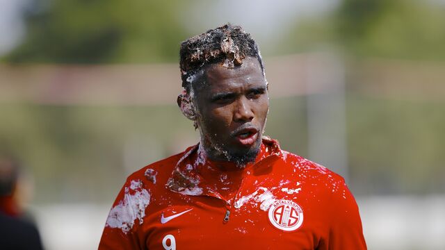 Eto'o'ya sürpriz doğum günü!