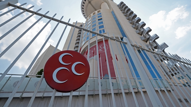 MHP'de 4 isme oybirliğiyle ihraç!
