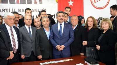 CHP'den istifa eden 40 kişi AK Parti'ye geçti