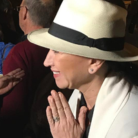 Demet Akbağ'dan huzur için 9 bin Km!