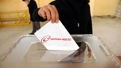 YSK'dan 1 milyon 200 bin kişiye SMS