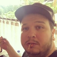 Şahan Gökbakar yine eşinden kendisini övmesini istedi