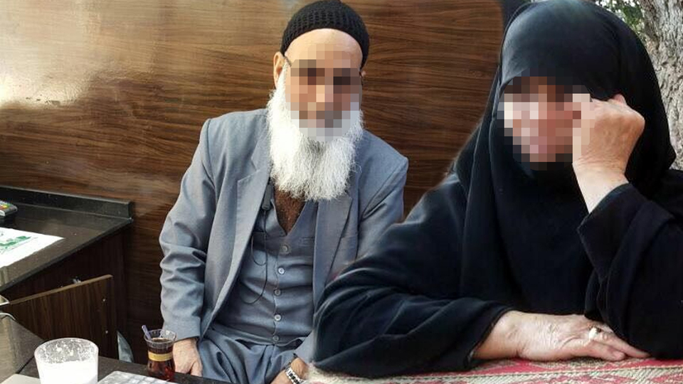 Uyuduğu sırada satırla saldırdı!