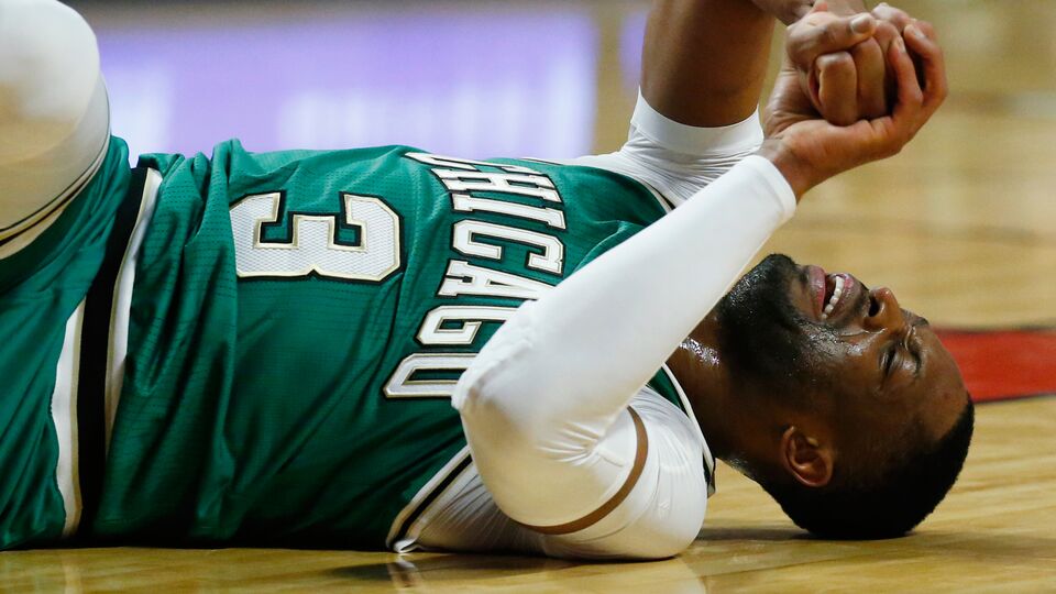 Dwyane Wade sezonu kapattı!