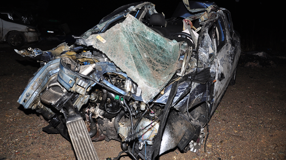 Asker çocuklarını birliğine teslim eden aile dönüş yolunda kaza yaptı