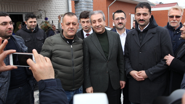 Mehdi Eker Almanya'da vatandaşlarla buluştu