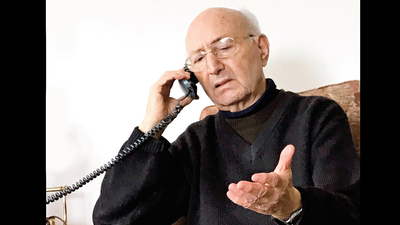 İranlı profesörün 2 milyonunu pizzayla çarptılar!