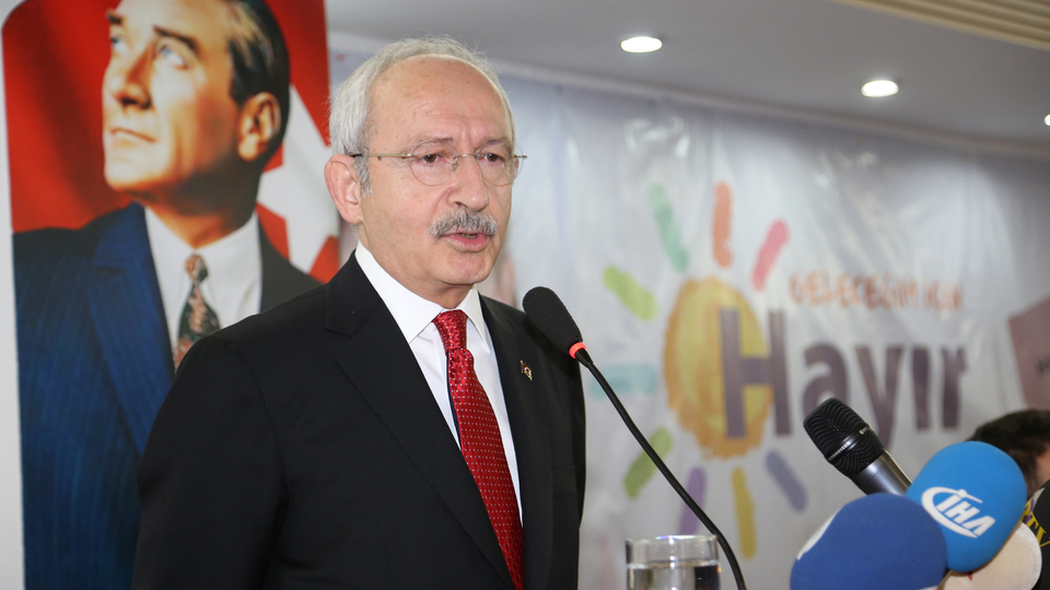 "Evet çıkarsa 3 milyon Suriyeliye vatandaşlık verecekler"