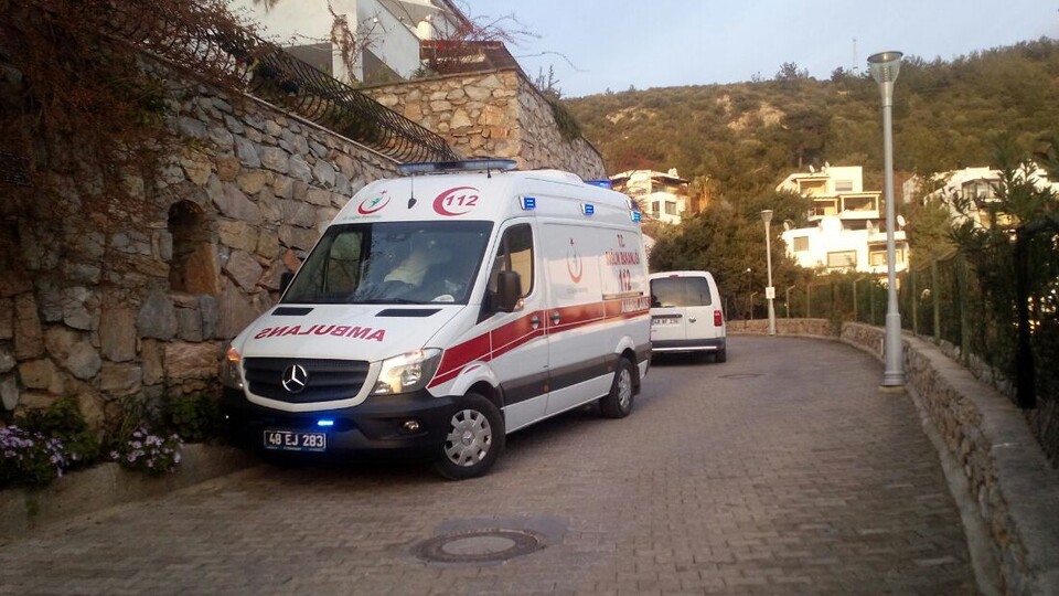 Kaybolan kadını evine götüren polisi, dehşete düşüren görüntü