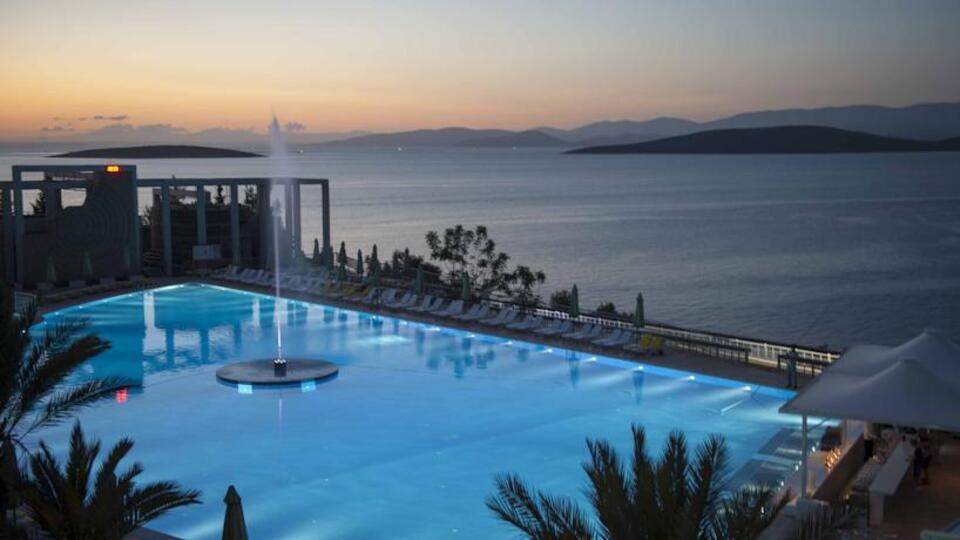 Ünlü otel icradan yarı fiyatına satıldı!