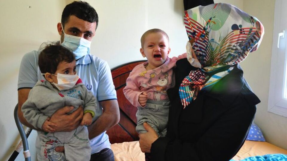 15 aylık Nazlı ve 7.5 aylık Asmin agresif bir kanser türünün pençesinde!