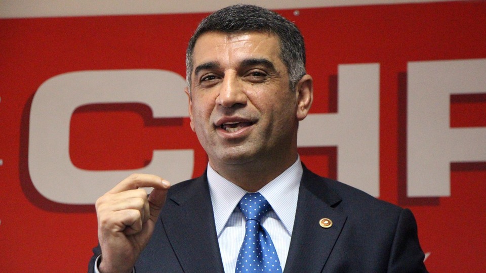 Başbakan'ı karşılayan CHP'li vekilden açıklama