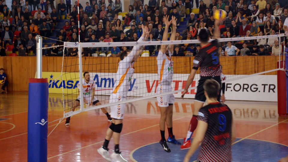 Aslan deplasmanda güldü!