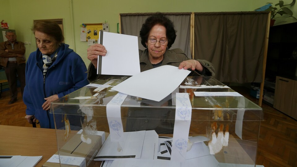 Bulgaristan'daki seçimden 5 partili meclis çıktı