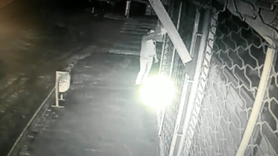 Antalya'da esnafı tedirgin eden meczup