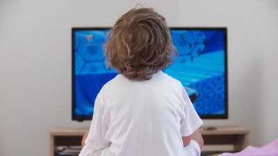 Televizyonu kapattığınızda çocuğunuz tepki vermiyorsa...