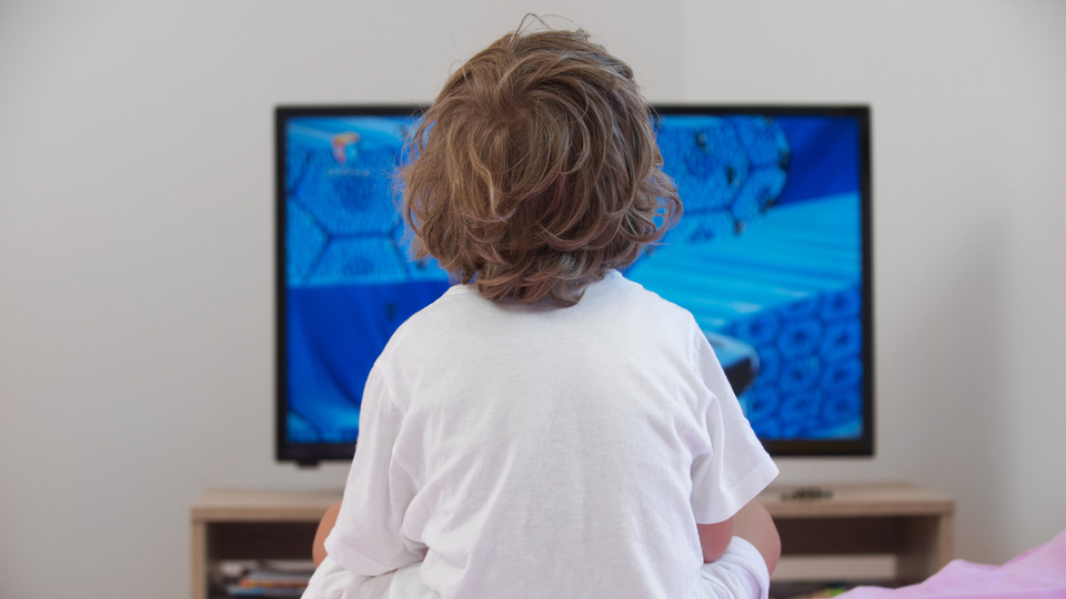 Televizyonu kapattığınızda çocuğunuz tepki vermiyorsa...