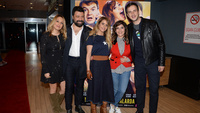 Arkadaşlarına sinema kapattılar