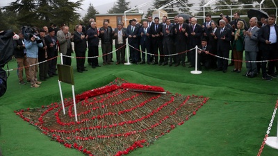 Kılıçdaroğlu'ndan Demirel'in mezarına ziyaret