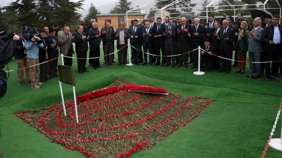 Kılıçdaroğlu'ndan Demirel'in mezarına ziyaret