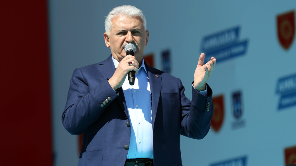 Yıldırım: Kılıçdaroğlu kendisiyle bizi karıştırıyor. Biz koltuğa değil millete sevdalıyız